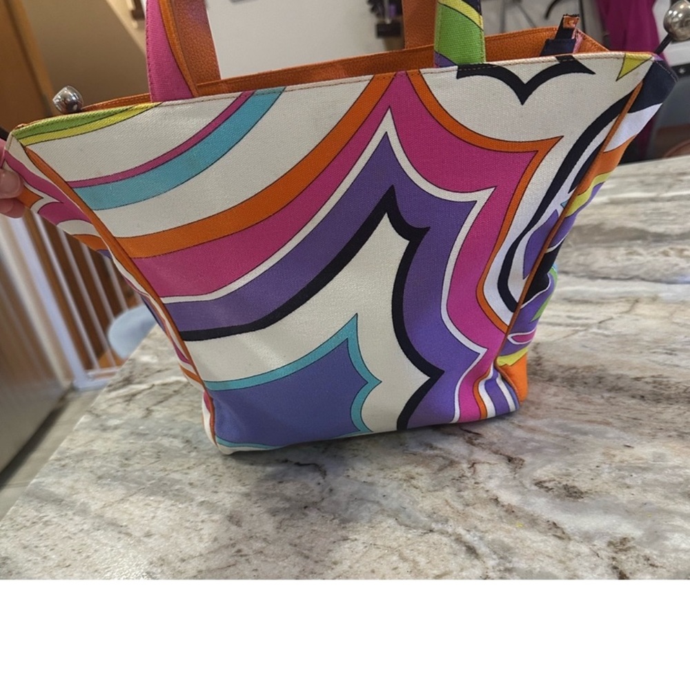 Gorgeous Emilio Pucci handbag pristine inside!